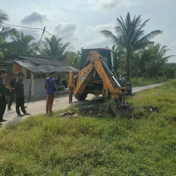 ผู้อำนวยการกองช่างและช่างประปาได้เข้าดำเนินการแก้ไขและตรวจสอบระบบประปาหมู่ที่ 1 เพื่อหาสาเหตุที่ทำให้น้ำประปาไม่ไหลมาหลายวันแล้ว 🙏🙏🙏
